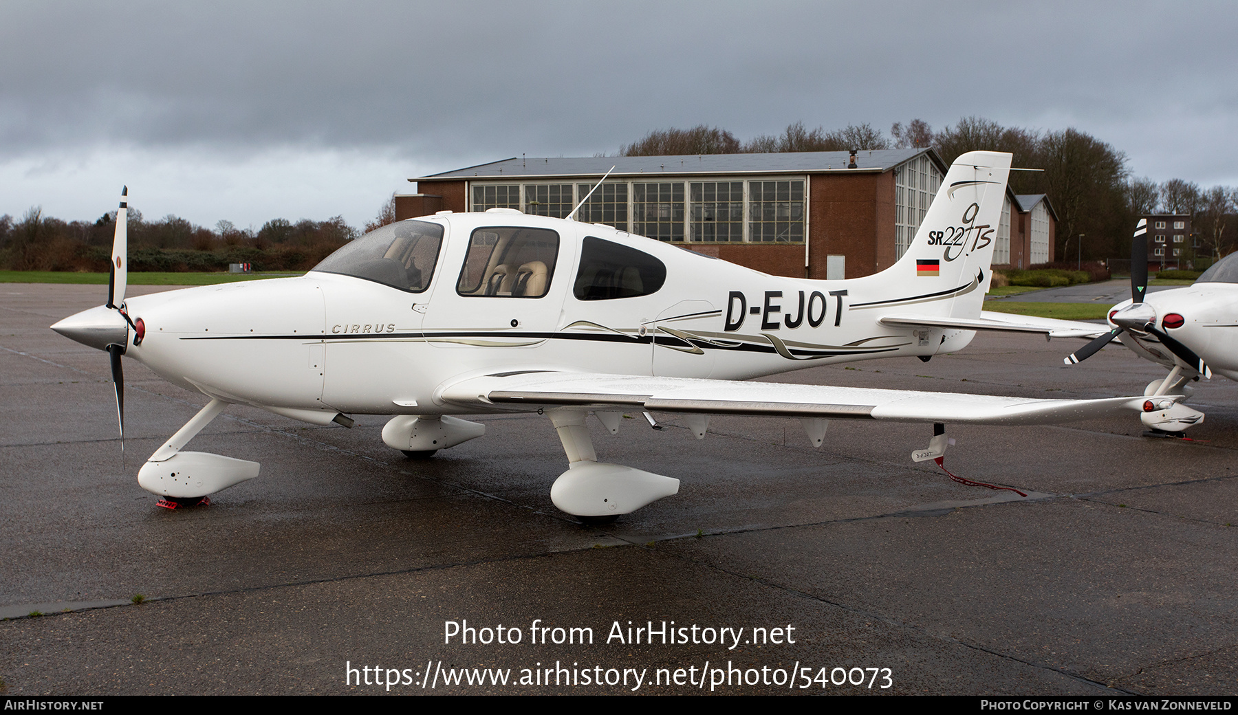 Aircraft Photo of D-EJOT | Cirrus SR-22 G2-GTS | AirHistory.net #540073