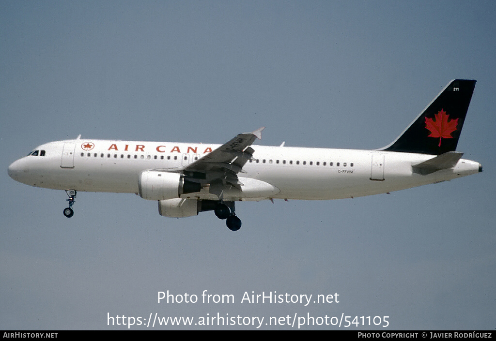 Aircraft Photo of C-FFWM | Airbus A320-211 | Air Canada | AirHistory.net #541105