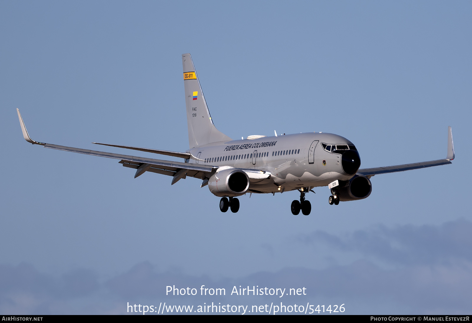 Aircraft Photo of FAC1219 | Boeing 737-732 | Colombia - Air Force | AirHistory.net #541426