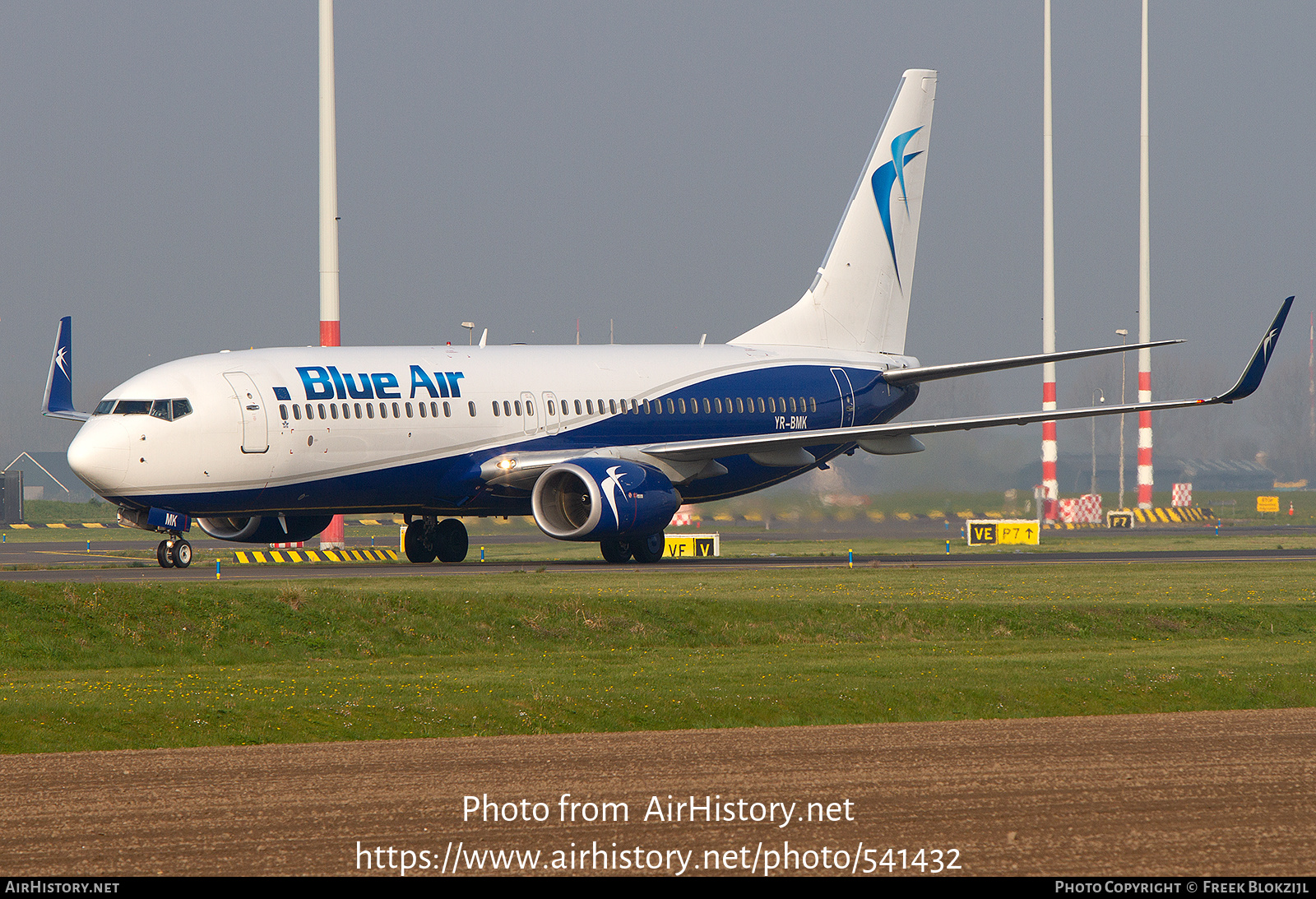 Aircraft Photo of YR-BMK | Boeing 737-82R | Blue Air | AirHistory.net #541432