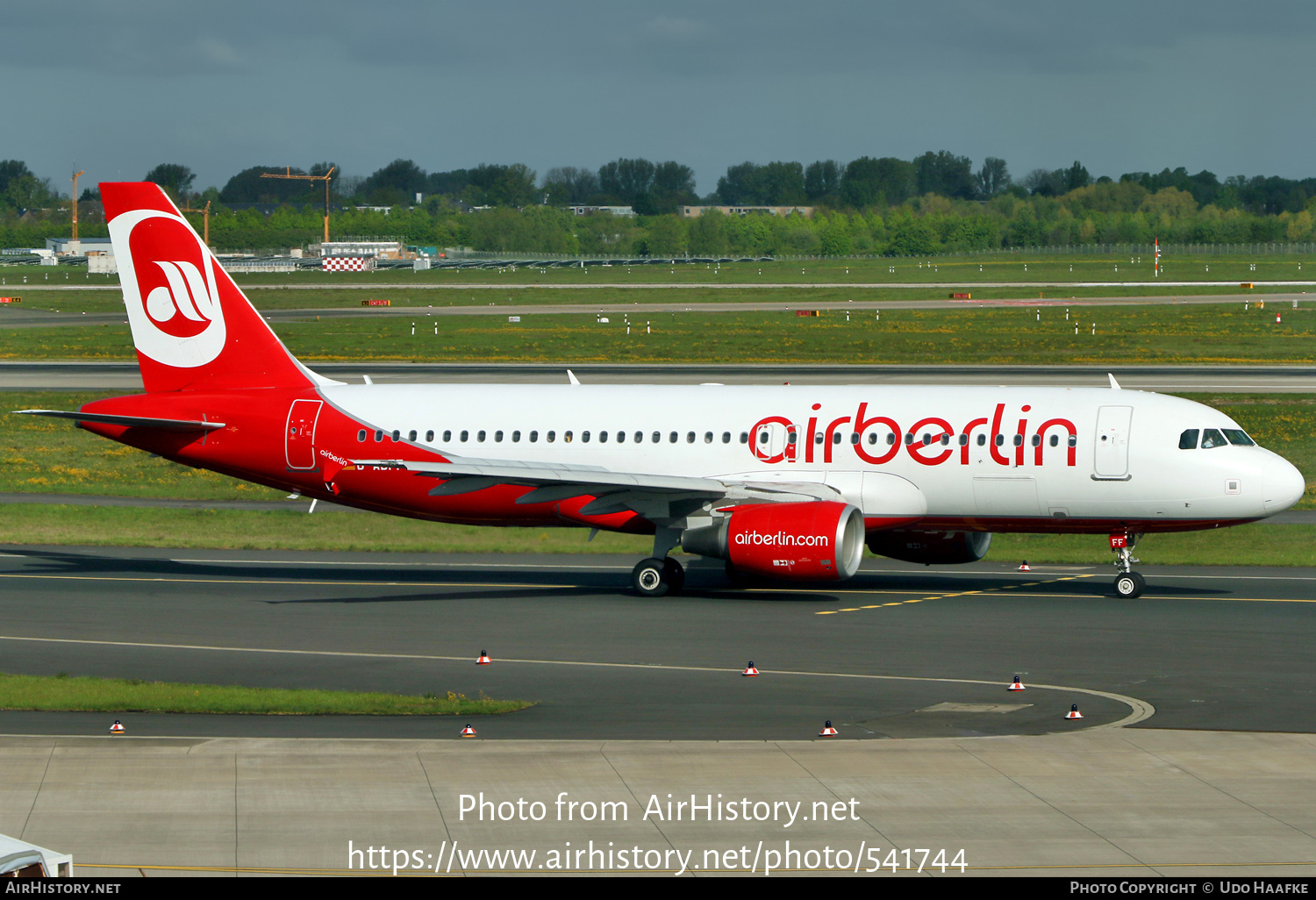 Aircraft Photo of D-ABFF | Airbus A320-214 | Air Berlin | AirHistory.net #541744