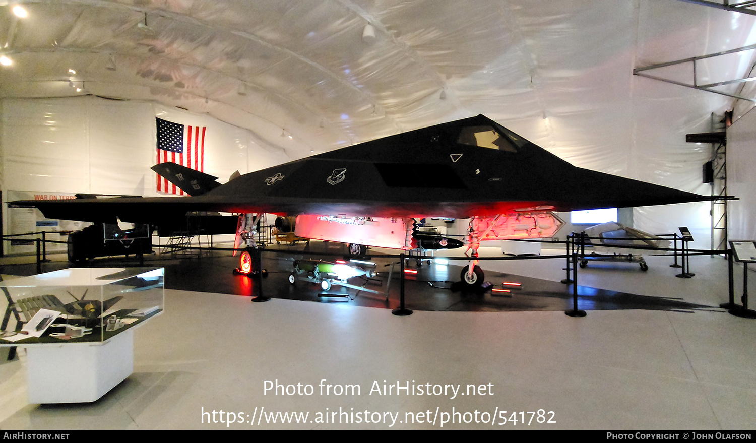 Aircraft Photo of 85-0833 / AF85-833 | Lockheed F-117A Nighthawk | USA - Air Force | AirHistory.net #541782