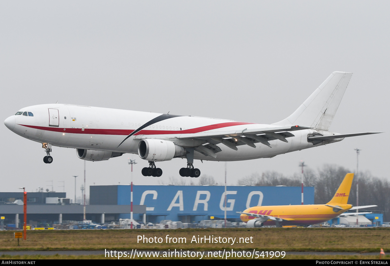 Aircraft Photo of 4L-EFC | Airbus A300B4-203(F) | AirHistory.net #541909