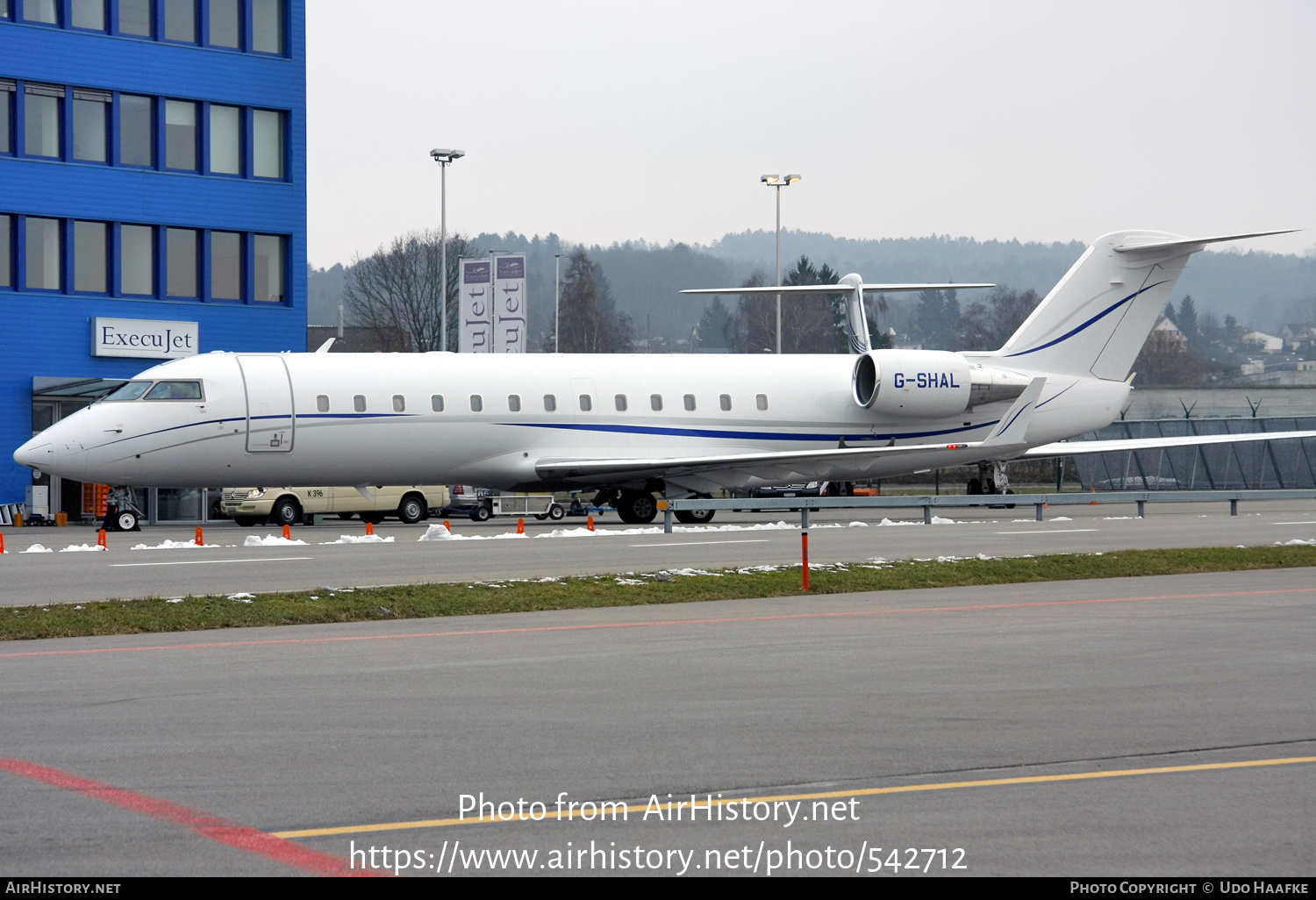 Aircraft Photo of G-SHAL | Bombardier Challenger 850 (CRJ-200SE/CL-600-2B19) | AirHistory.net #542712