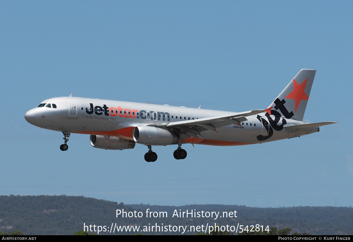 Aircraft Photo of VH-VGT | Airbus A320-232 | Jetstar Airways | AirHistory.net #542814