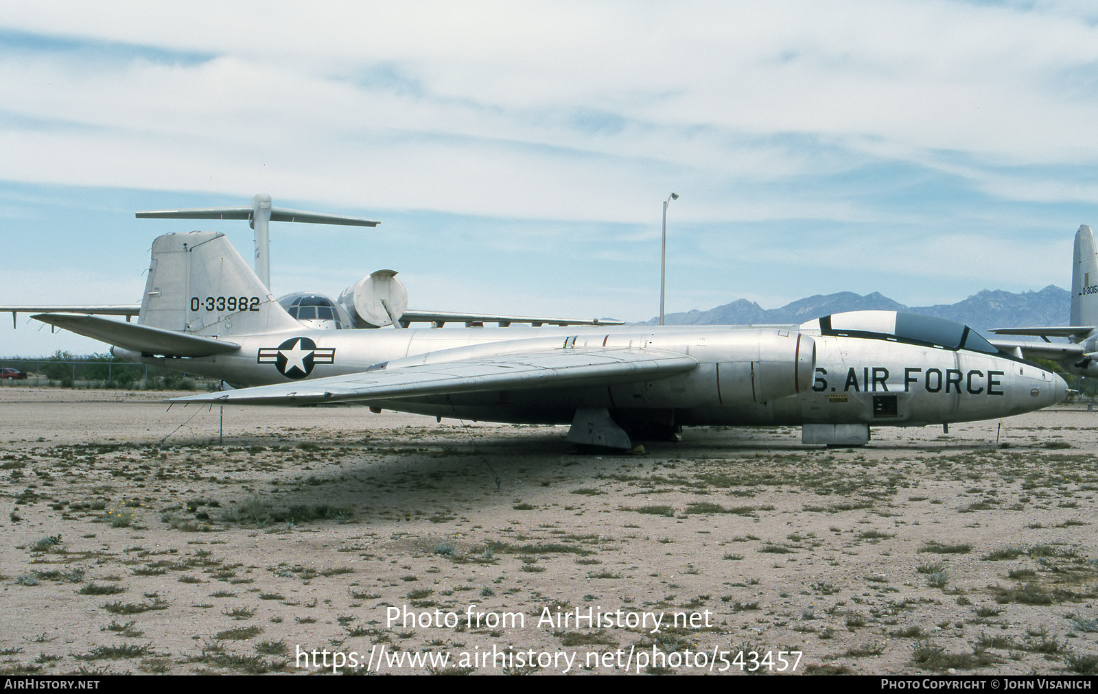 Aircraft Photo of 53-3982 / 0-33982 | Martin EB-57D Canberra | USA - Air Force | AirHistory.net #543457