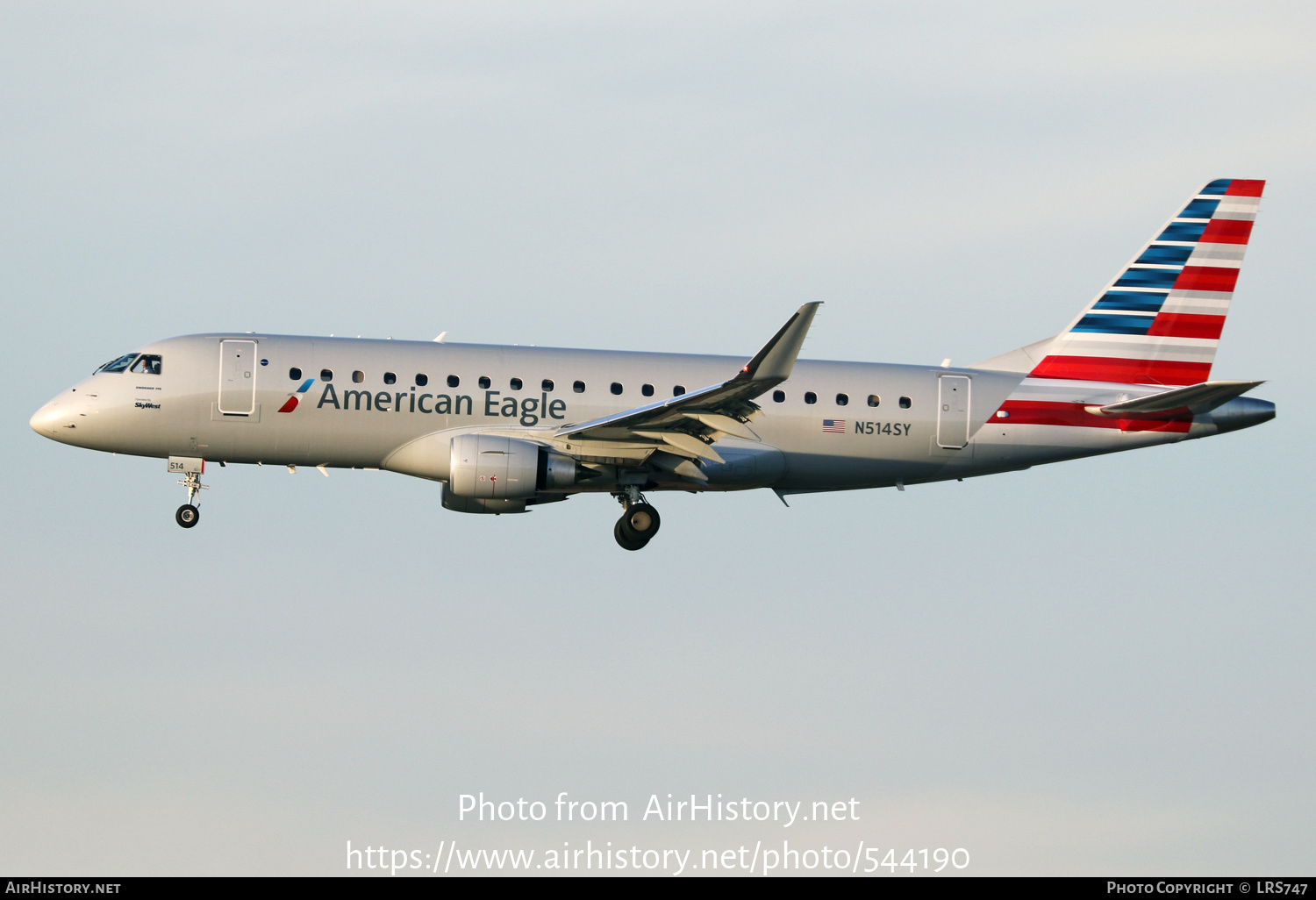 Aircraft Photo of N514SY | Embraer 175LR (ERJ-170-200LR) | American Eagle | AirHistory.net #544190