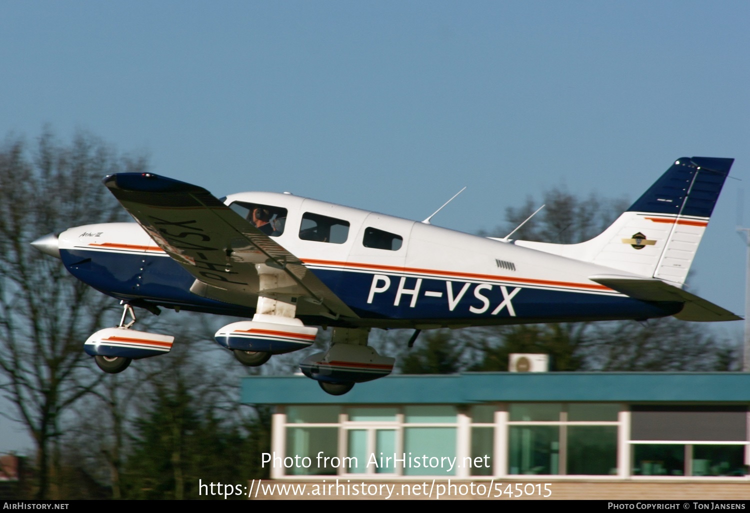 Aircraft Photo of PH-VSX | Piper PA-28-181 Archer III | Vliegclub Seppe | AirHistory.net #545015