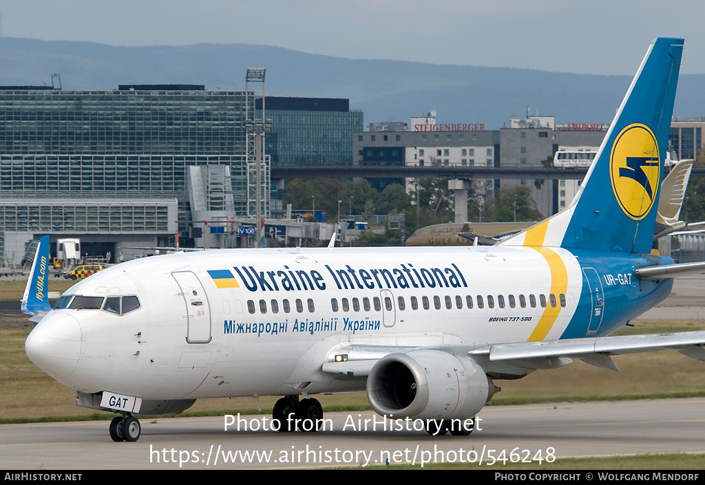 Aircraft Photo of UR-GAT | Boeing 737-528 | Ukraine International Airlines | AirHistory.net #546248