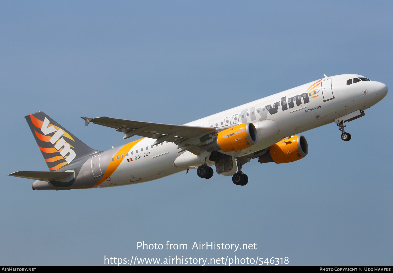 Aircraft Photo of OO-TCT | Airbus A320-212 | VLM Airlines | AirHistory.net #546318