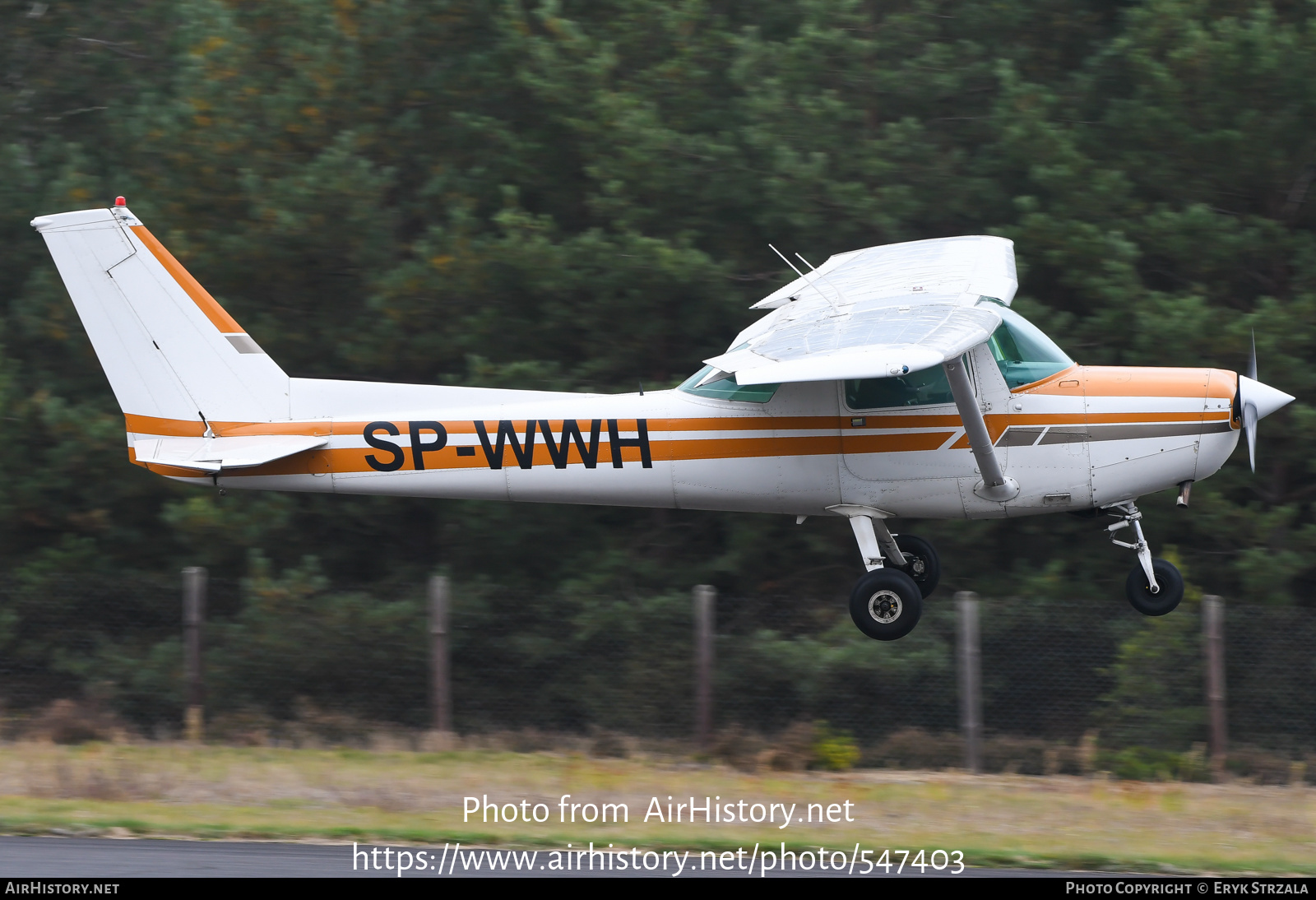 Aircraft Photo of SP-WWH | Cessna 152 | AirHistory.net #547403