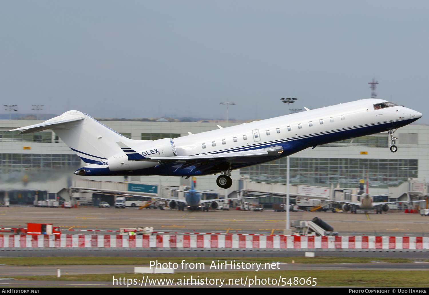 Aircraft Photo of M-GLEX | Bombardier Global Express (BD-700-1A10) | AirHistory.net #548065