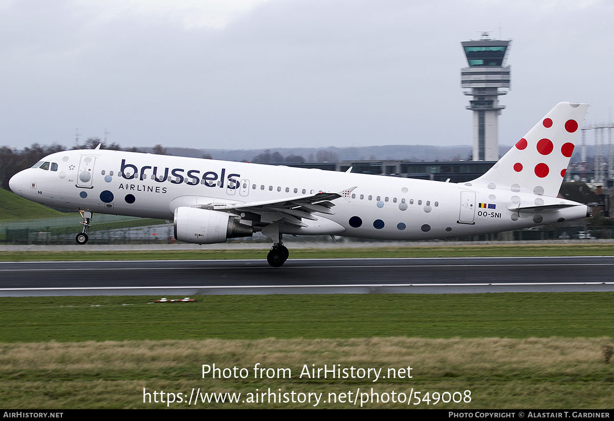 Aircraft Photo of OO-SNI | Airbus A320-214 | Brussels Airlines | AirHistory.net #549008