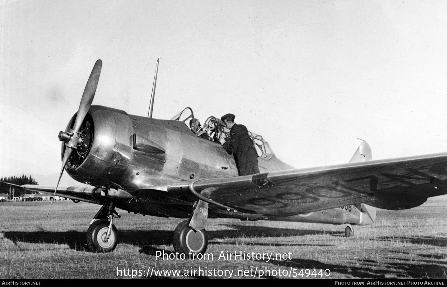 Aircraft Photo of NZ1066 | North American AT-6D Harvard III | New Zealand - Air Force | AirHistory.net #549440