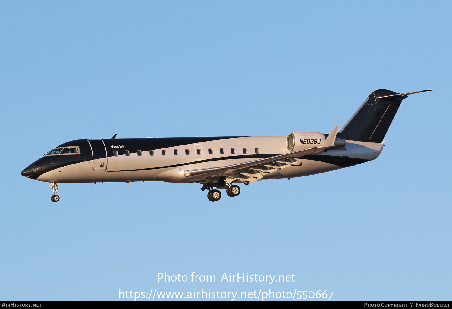 Aircraft Photo of N602SJ | Bombardier Challenger 850 (CRJ-200SE/CL-600-2B19) | Set Jet | AirHistory.net #550667