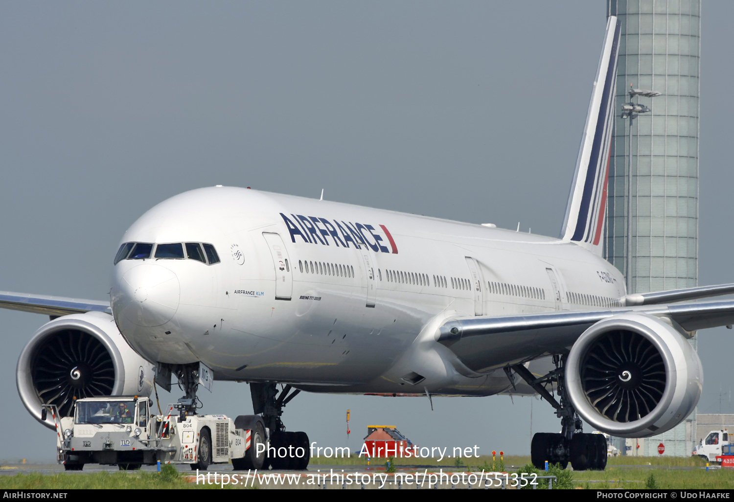 Aircraft Photo of F-GZNG | Boeing 777-328/ER | Air France | AirHistory.net #551352