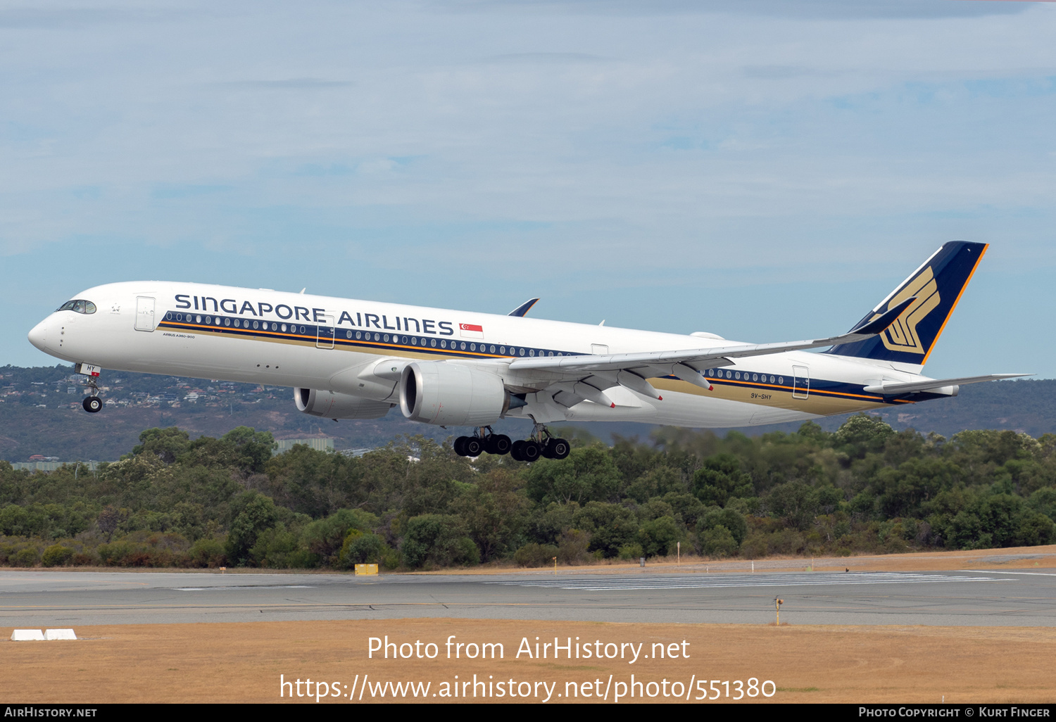 Aircraft Photo of 9V-SHY | Airbus A350-941 | Singapore Airlines | AirHistory.net #551380