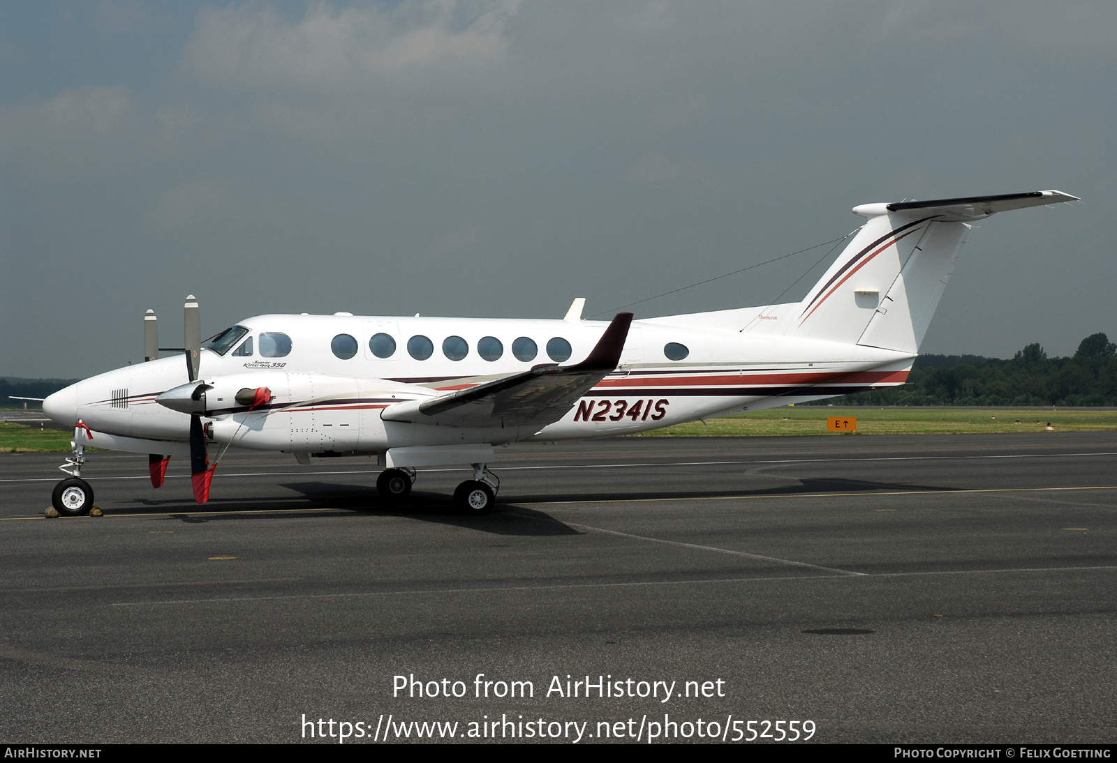 Aircraft Photo of N2341S | Raytheon 350 King Air (B300) | AirHistory.net #552559