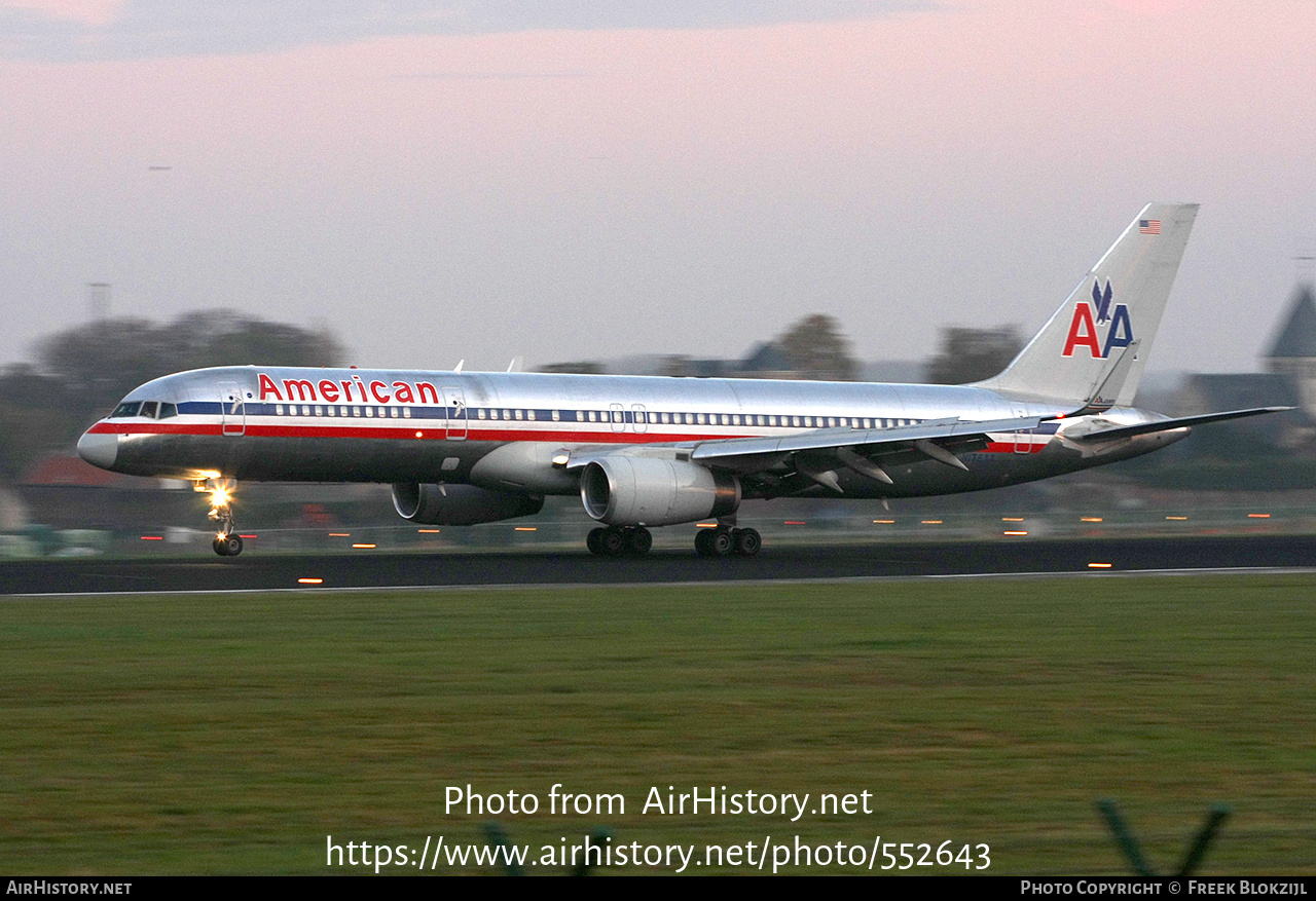 Aircraft Photo of N176AA | Boeing 757-223 | American Airlines | AirHistory.net #552643