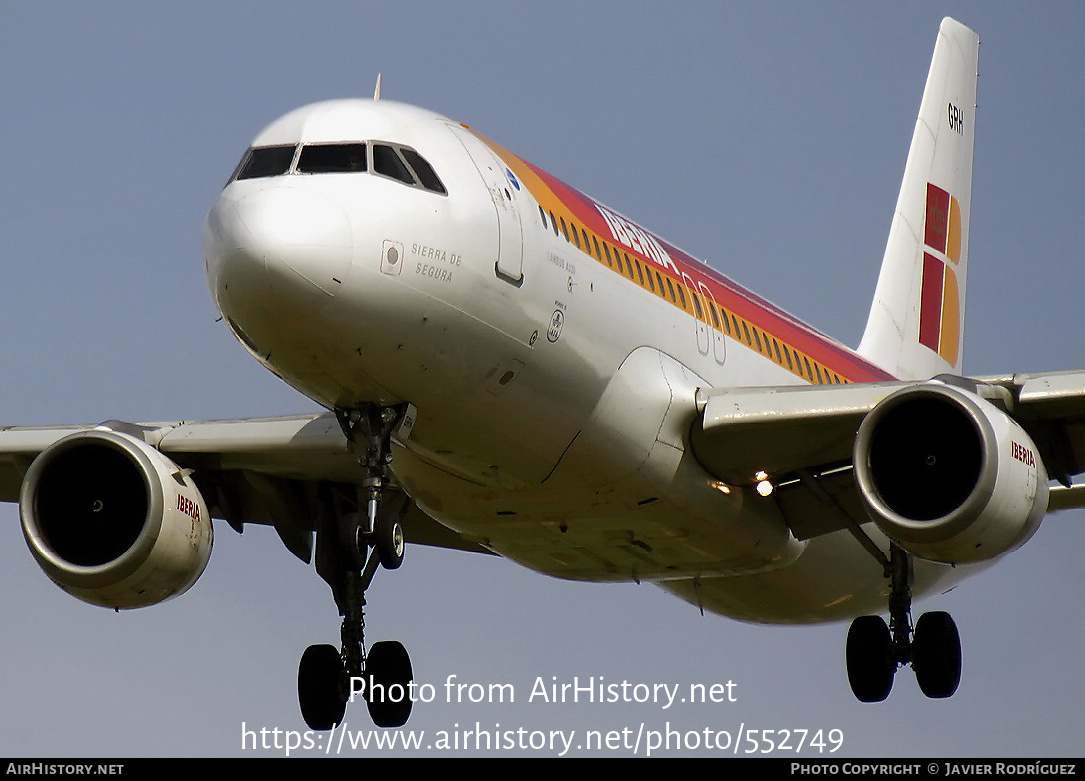 Aircraft Photo of EC-GRH | Airbus A320-211 | Iberia | AirHistory.net #552749