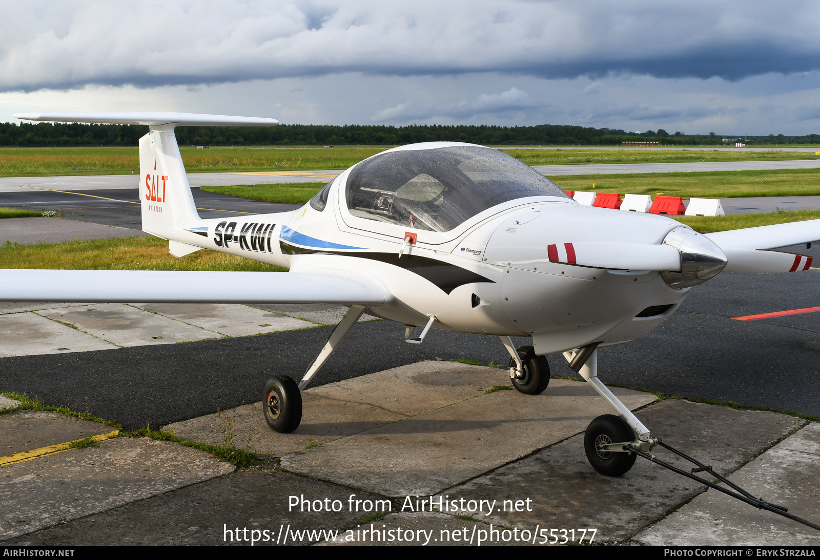 Aircraft Photo of SP-KWI | Diamond DA20C-1 Katana | Salt Aviation | AirHistory.net #553177