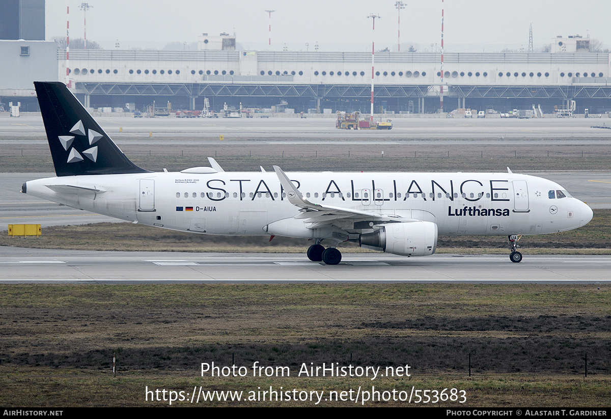 Aircraft Photo of D-AIUA | Airbus A320-214 | Lufthansa | AirHistory.net #553683