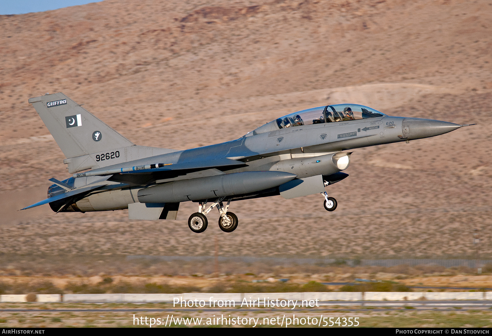 Aircraft Photo of 92620 | General Dynamics F-16B Fighting Falcon | Pakistan - Air Force | AirHistory.net #554355