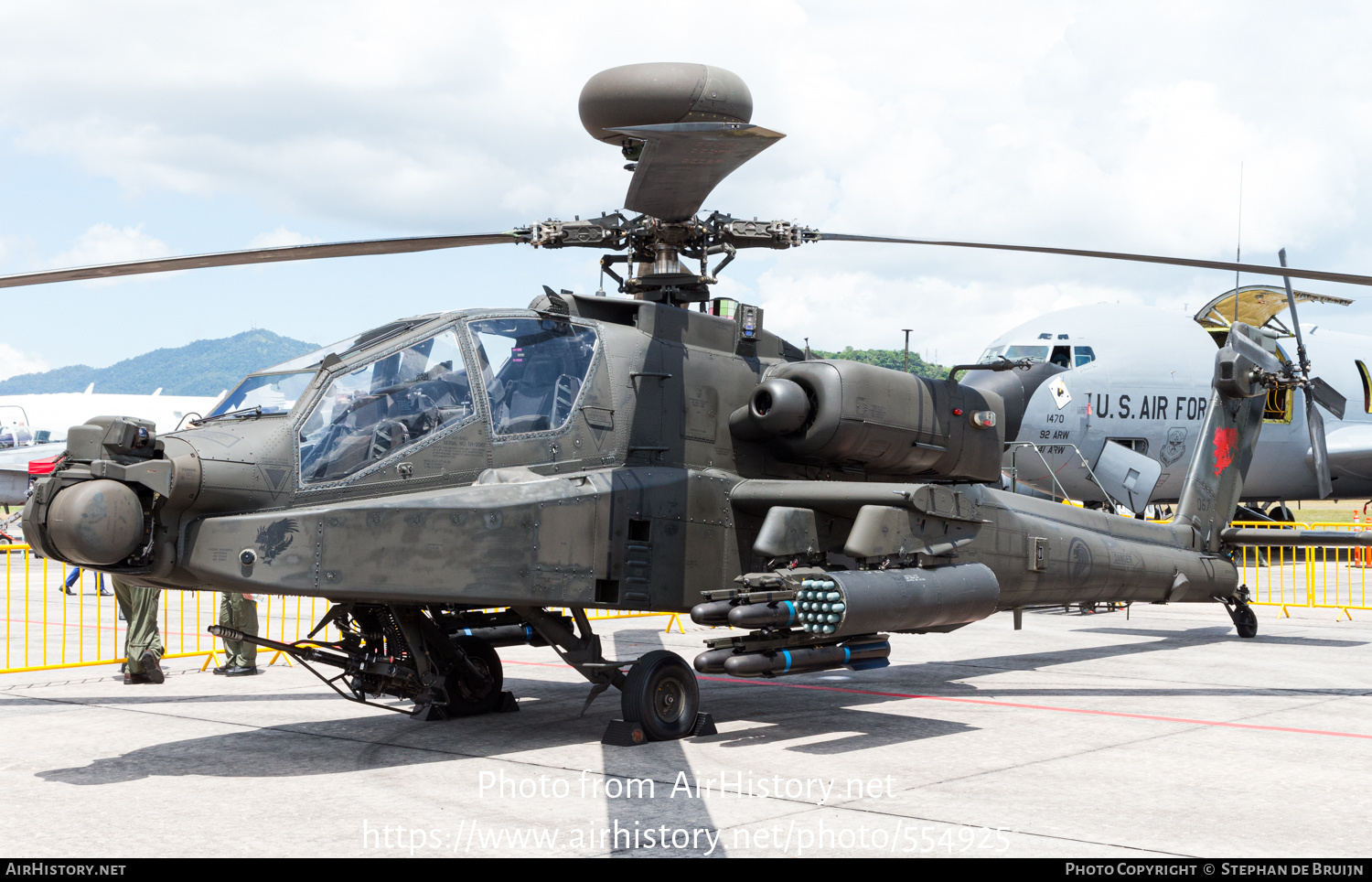 Aircraft Photo Of 067 | Boeing AH-64D Apache | Singapore - Air Force ...