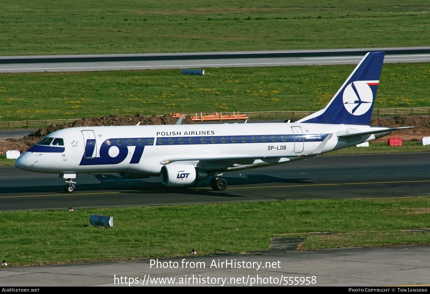 Aircraft Photo of SP-LDB | Embraer 170STD (ERJ-170-100STD) | LOT Polish Airlines - Polskie Linie Lotnicze | AirHistory.net #555958