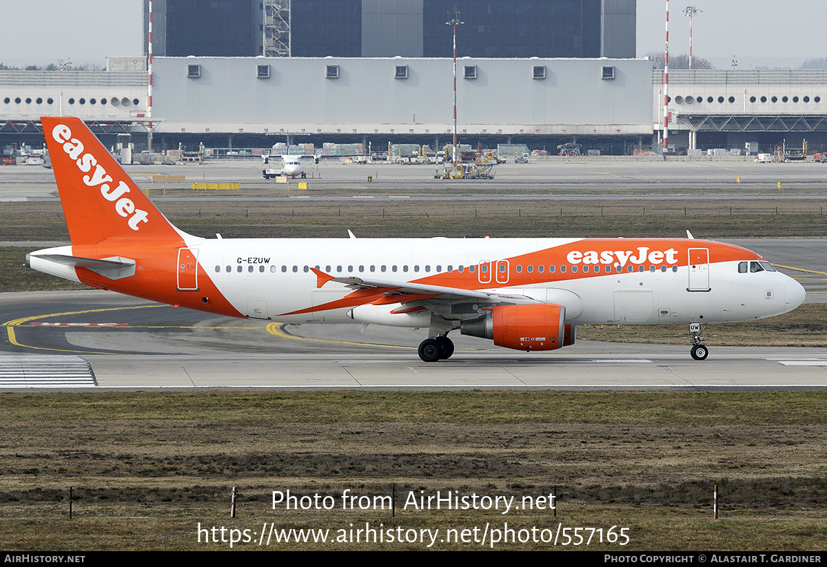 Aircraft Photo of G-EZUW | Airbus A320-214 | EasyJet | AirHistory.net #557165