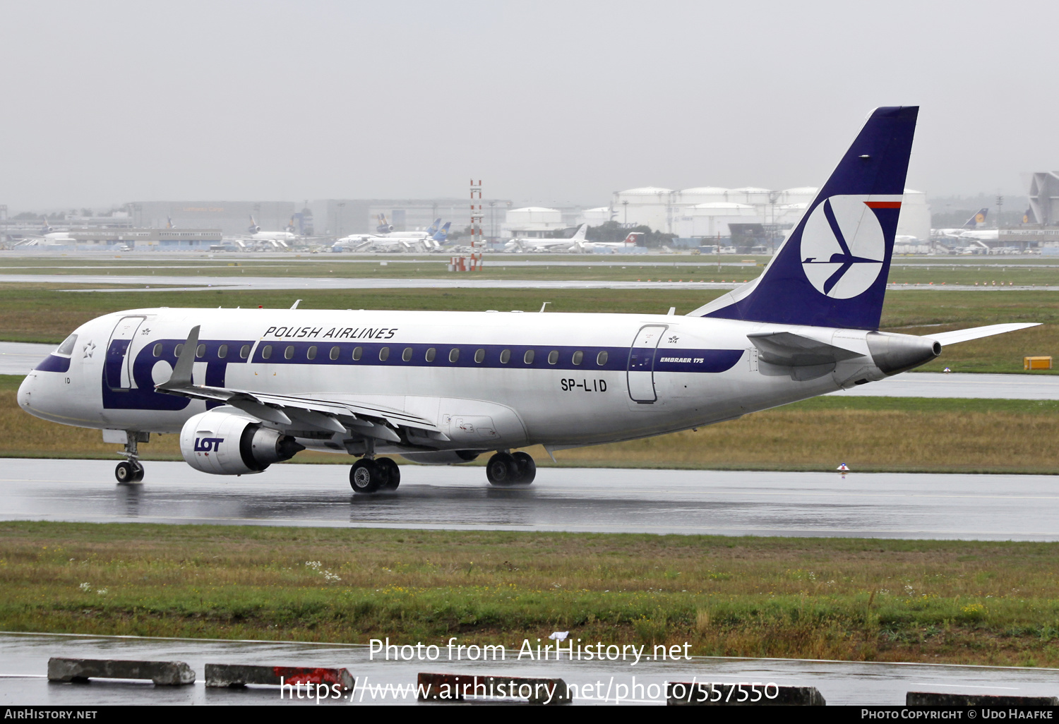 Aircraft Photo of SP-LID | Embraer 175STD (ERJ-170-200STD) | LOT Polish Airlines - Polskie Linie Lotnicze | AirHistory.net #557550