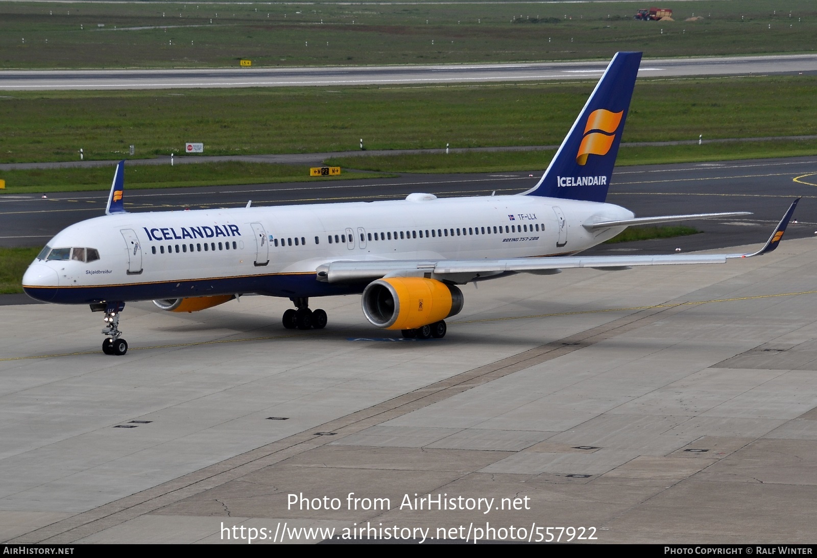 Aircraft Photo of TF-LLX | Boeing 757-256 | Icelandair | AirHistory.net #557922