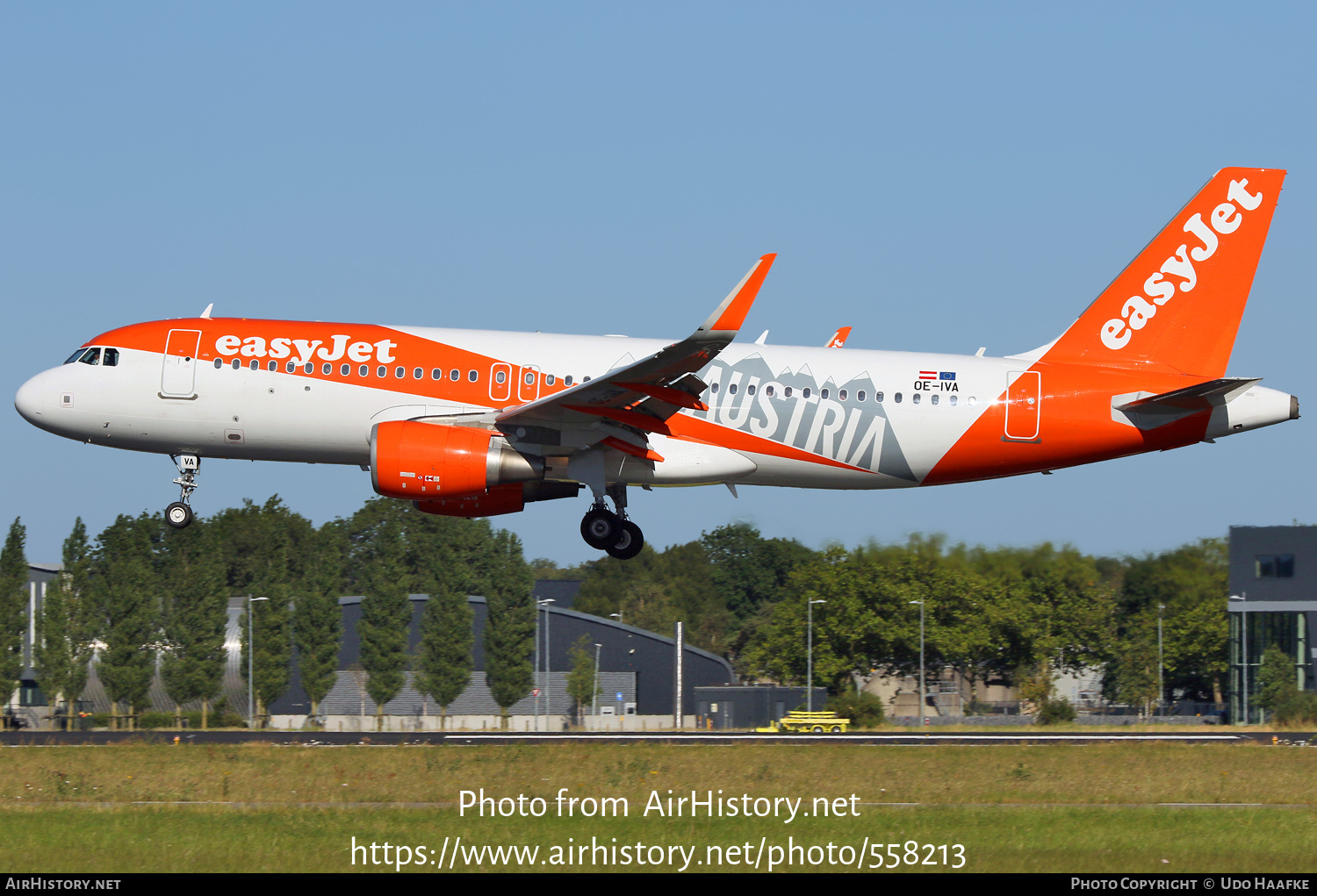 Aircraft Photo of OE-IVA | Airbus A320-214 | EasyJet | AirHistory.net #558213