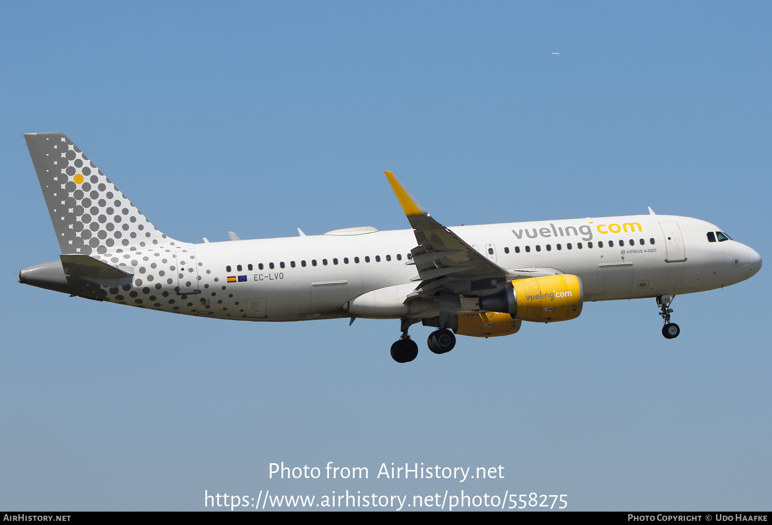 Aircraft Photo of EC-LVO | Airbus A320-214 | Vueling Airlines | AirHistory.net #558275