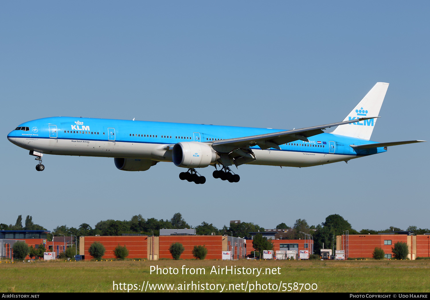 Aircraft Photo of PH-BVG | Boeing 777-306/ER | KLM - Royal Dutch Airlines | AirHistory.net #558700