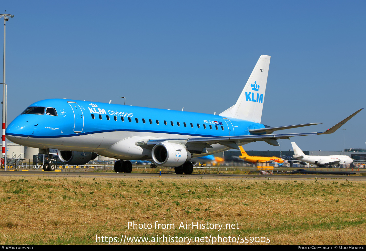 Aircraft Photo of PH-EXI | Embraer 175STD (ERJ-170-200STD) | KLM Cityhopper | AirHistory.net #559005