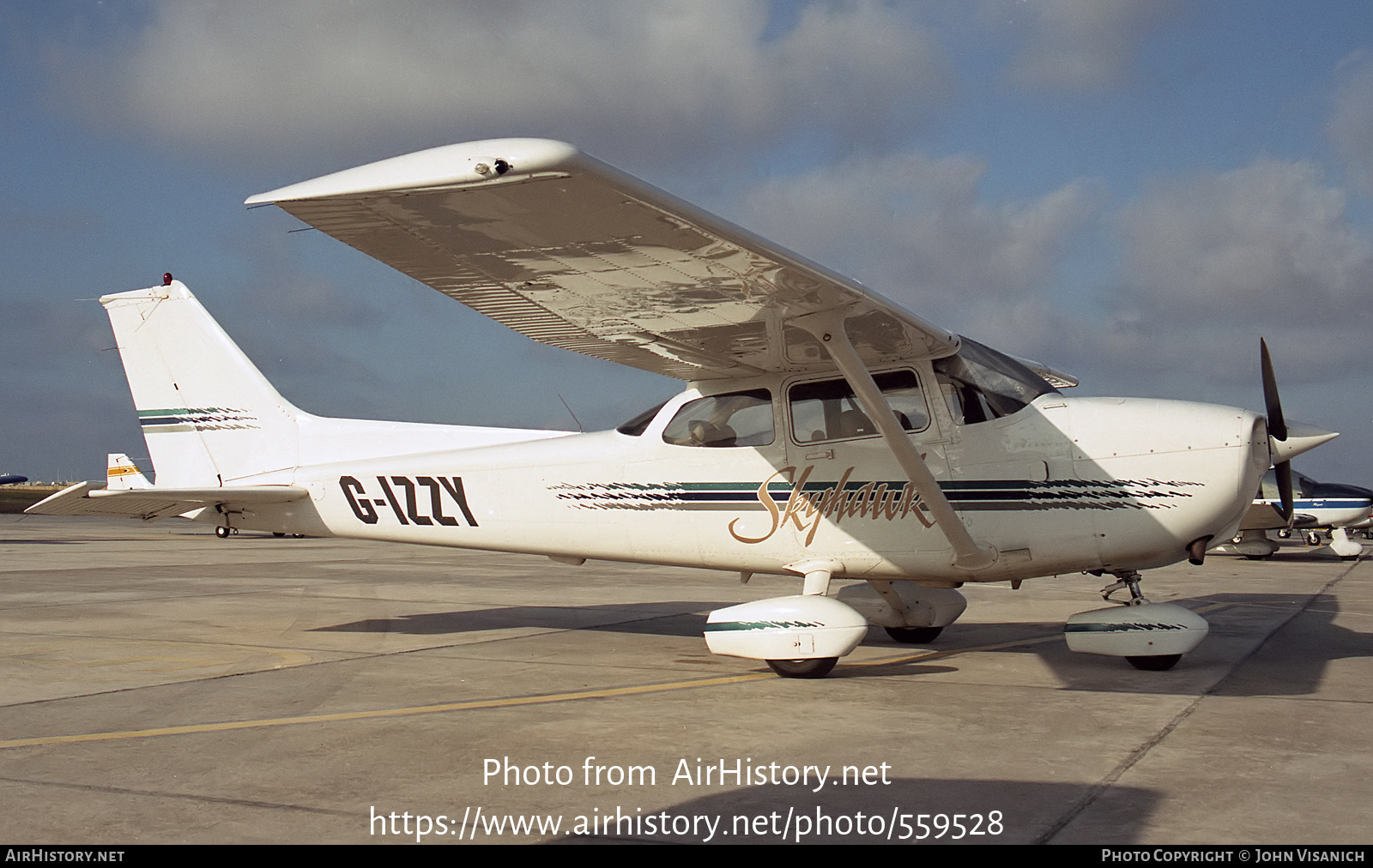 Aircraft Photo of G-IZZY | Cessna 172R Skyhawk | AirHistory.net #559528