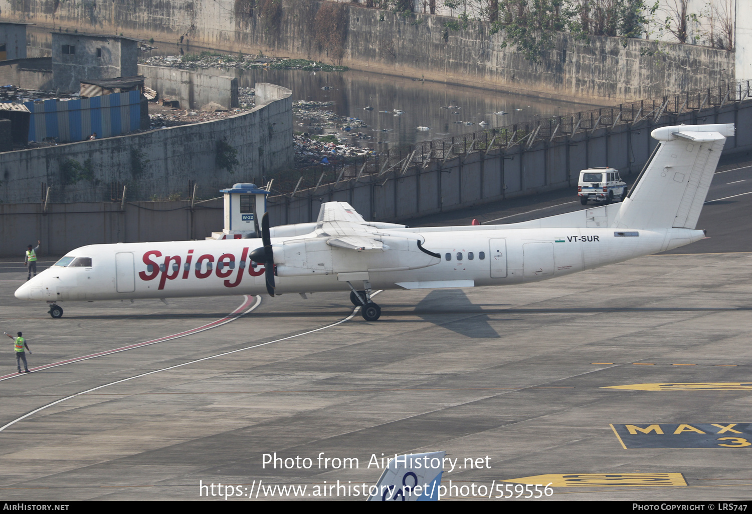 Aircraft Photo of VT-SUR | Bombardier DHC-8-402 Dash 8 | SpiceJet | AirHistory.net #559556