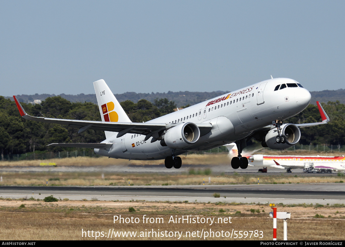 Aircraft Photo of EC-LYE | Airbus A320-216 | Iberia Express | AirHistory.net #559783