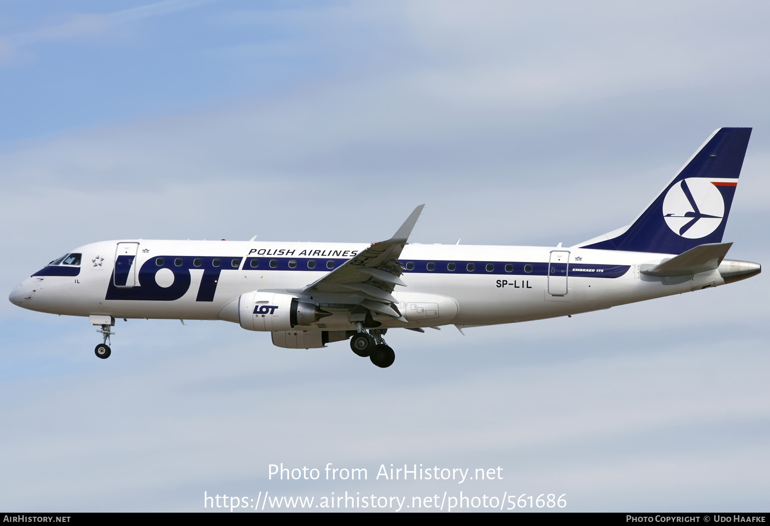 Aircraft Photo of SP-LIL | Embraer 175LR (ERJ-170-200LR) | LOT Polish Airlines - Polskie Linie Lotnicze | AirHistory.net #561686