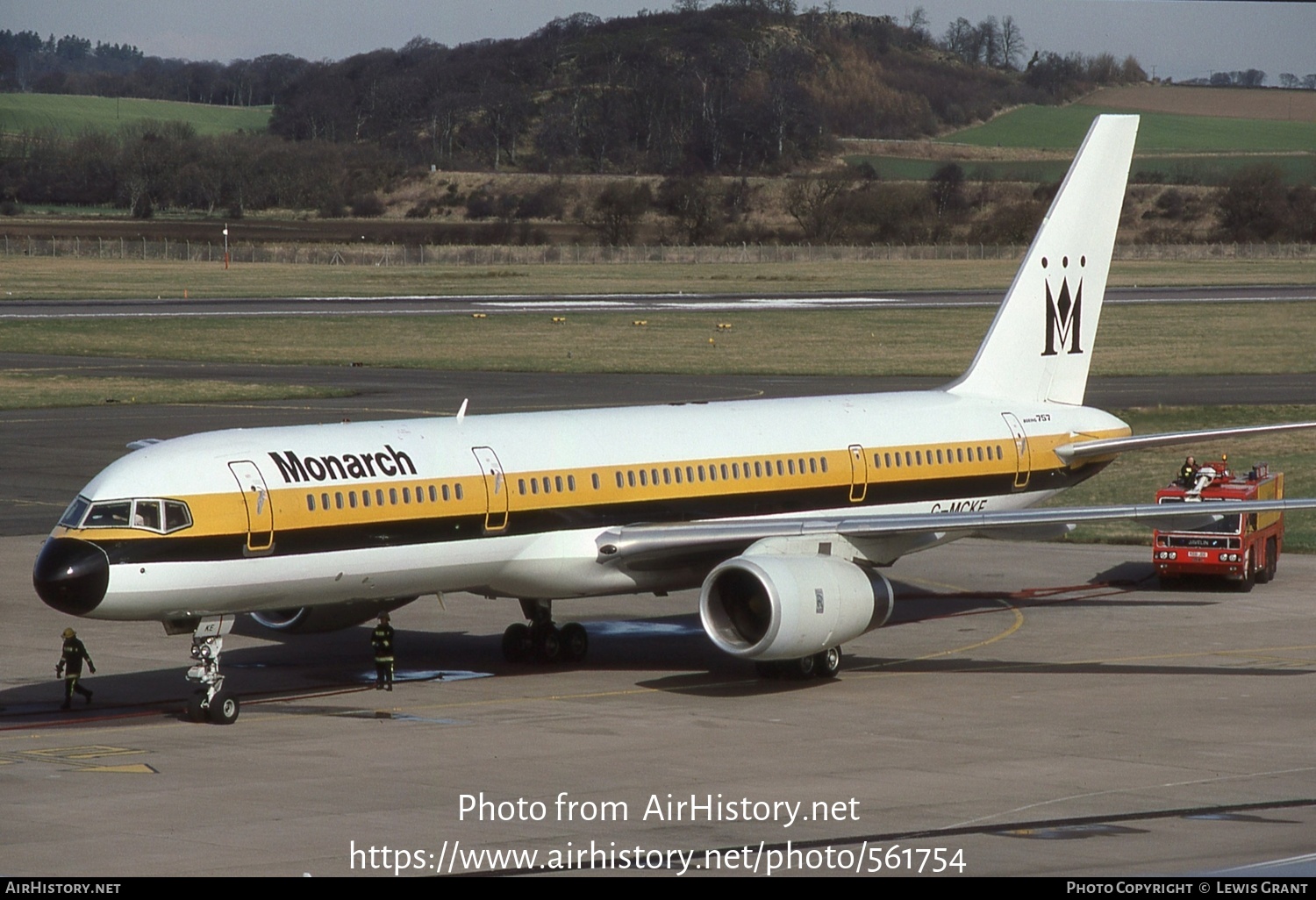 Aircraft Photo of G-MCKE | Boeing 757-28A | Monarch Airlines | AirHistory.net #561754