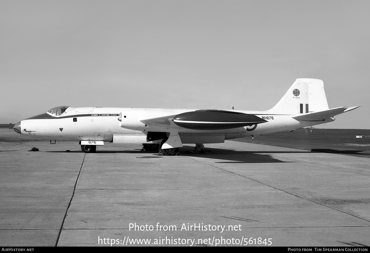 Aircraft Photo of WH876 | English Electric Canberra B2(mod) | UK - Air Force | AirHistory.net #561845