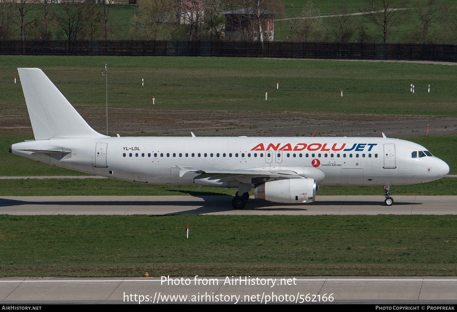 Aircraft Photo of YL-LDL | Airbus A320-232 | AnadoluJet | AirHistory.net #562166