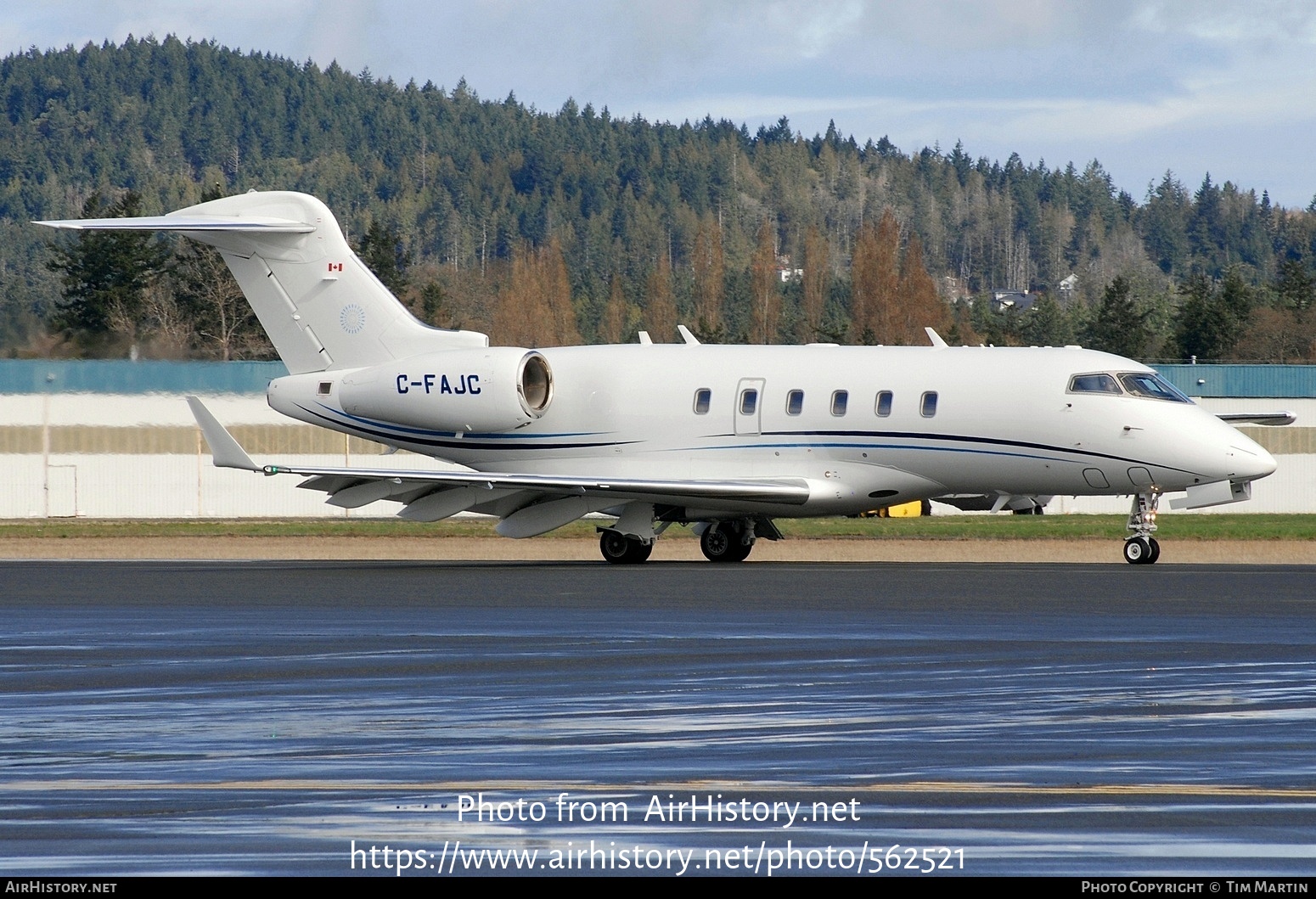 Aircraft Photo of C-FAJC | Bombardier Challenger 300 (BD-100-1A10 ...