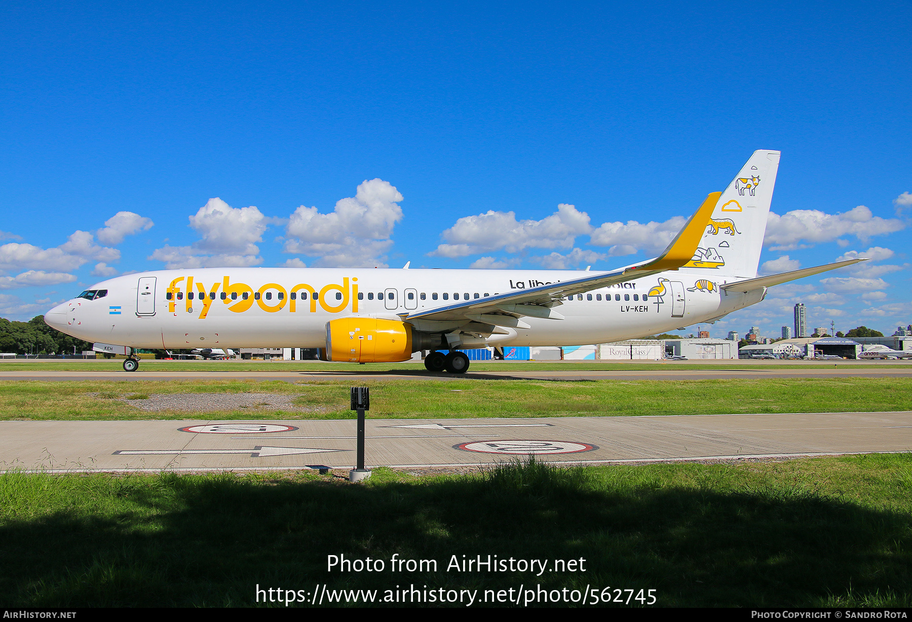 Aircraft Photo of LV-KEH | Boeing 737-8U3 | FlyBondi | AirHistory.net #562745