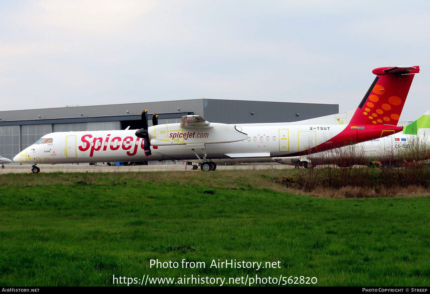 Aircraft Photo of 2-TSUT | Bombardier DHC-8-402 Dash 8 | SpiceJet | AirHistory.net #562820