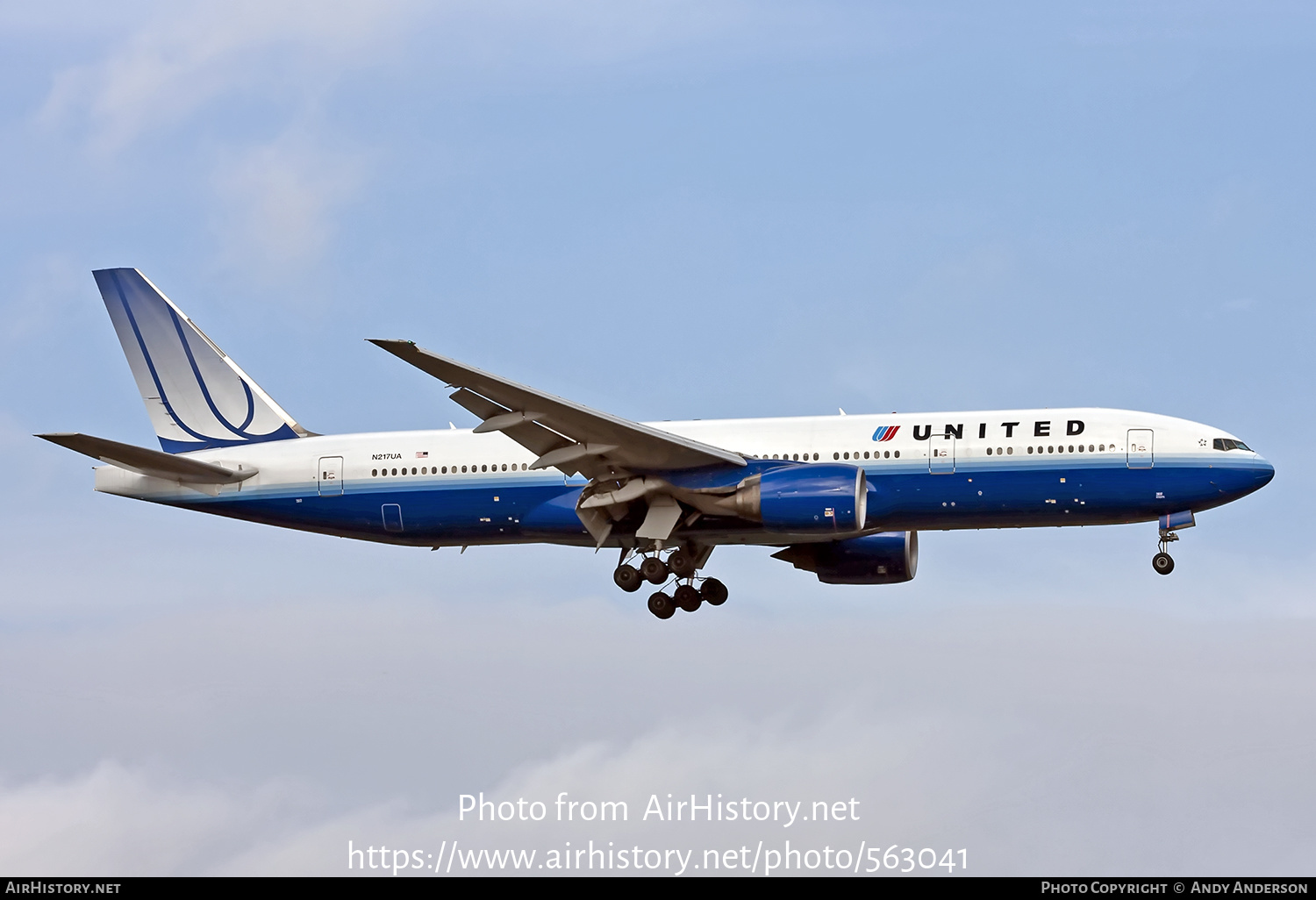 Aircraft Photo of N217UA | Boeing 777-222/ER | United Airlines | AirHistory.net #563041