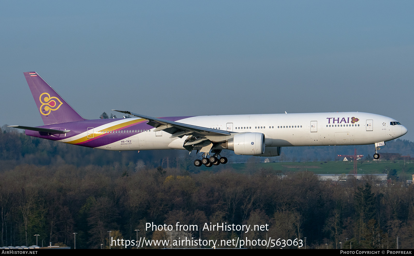 Aircraft Photo of HS-TKZ | Boeing 777-3D7/ER | Thai Airways International | AirHistory.net #563063