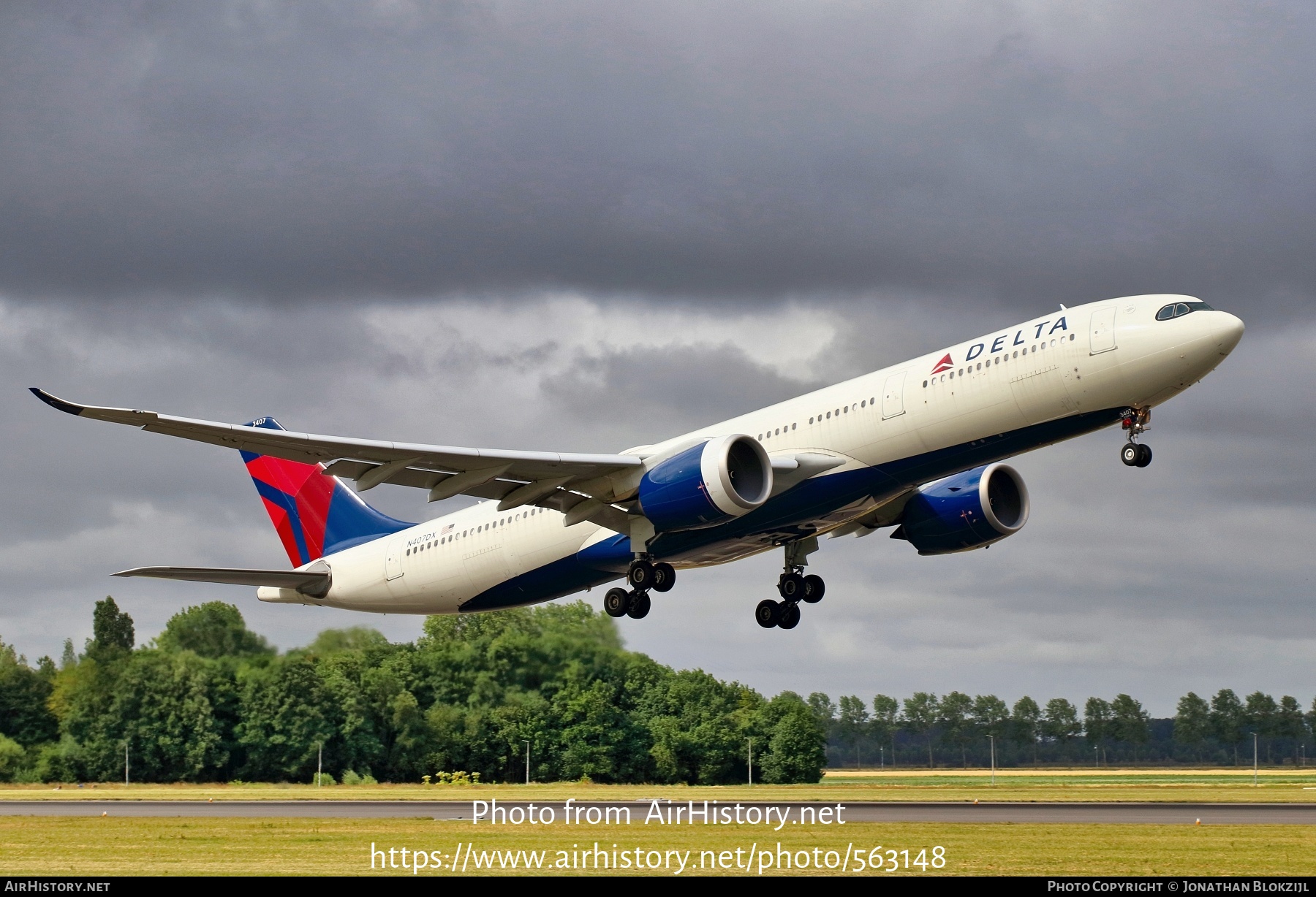 Aircraft Photo of N407DX | Airbus A330-941N | Delta Air Lines | AirHistory.net #563148