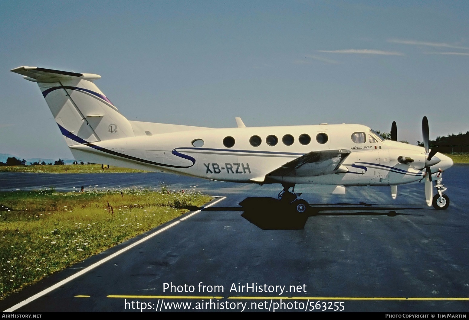 Aircraft Photo of XB-RZH | Beech Super King Air 300LW | AirHistory.net #563255